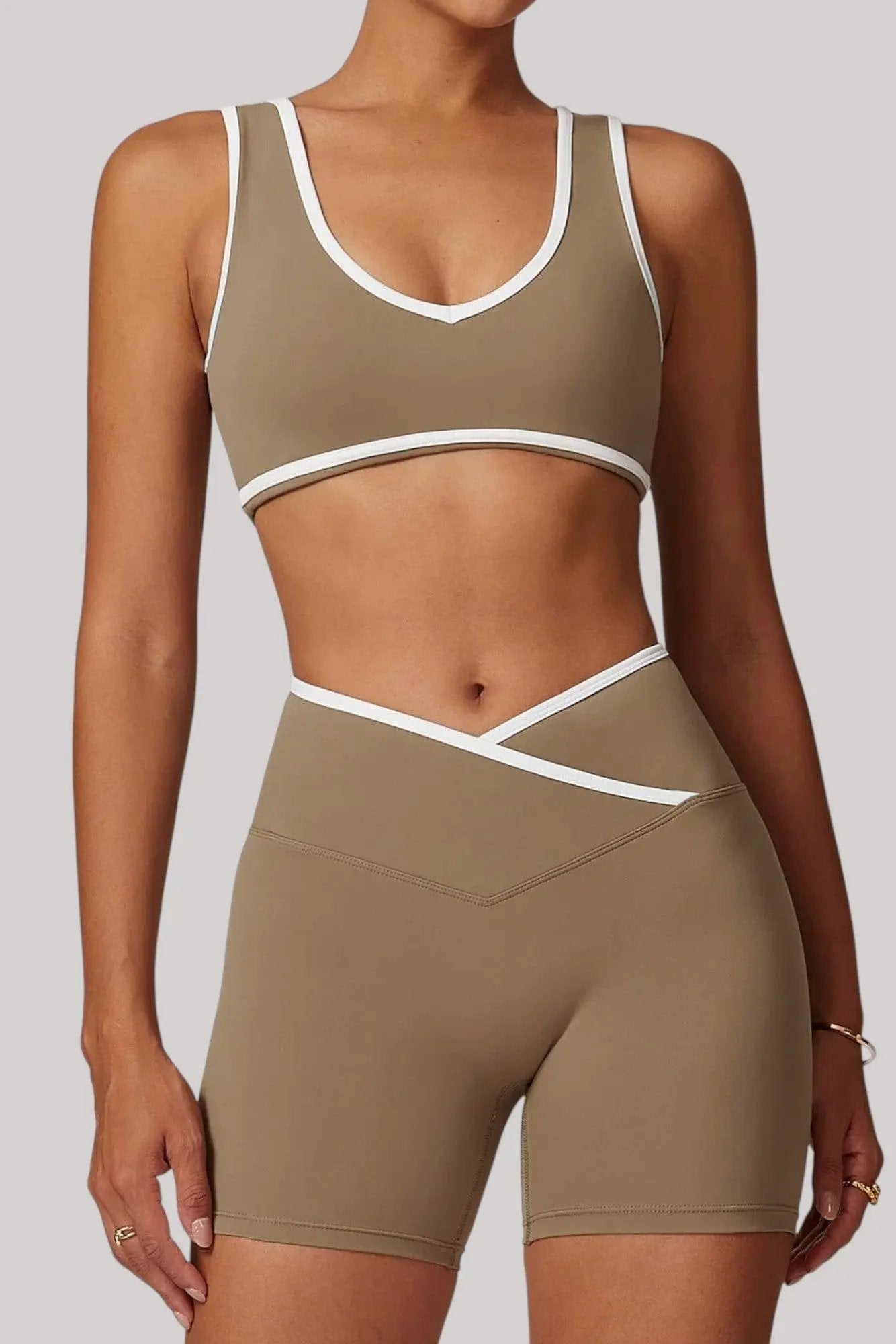 Ensemble sport femme – Short + Brassière | Taille Croisée Beige / S